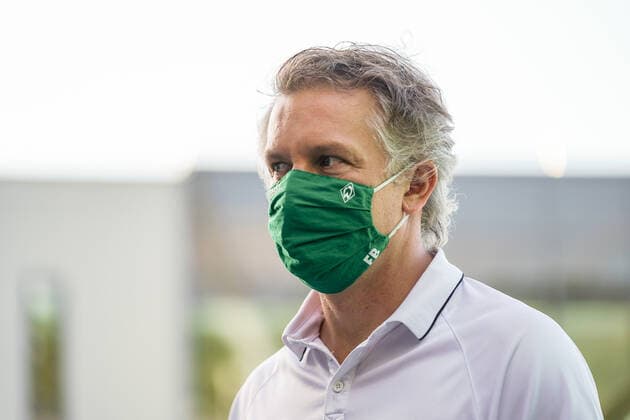 1.FC Heidenheim vs SV Werder Bremen - Relegation 02 - 06.07.2020 Frank Baumann (Geschäftsführer Fußball Werder Bremen) mit CORONA Gesichtsmaske nphgm001: Fussball: 1. Bundesliga: Saison 19 20: Relegation 02; 1.FC Heidenheim vs SV Werder Bremen - 06.07.2020 Foto: gumzmedia nordphoto POOL DFL regulations prohibit any use of photographs as image sequences and or quasi-video. EDITORIAL USE ONLY National and international News-Agencies OUT. Heidenheim Voith-Arena BW DEUTSCHLAND