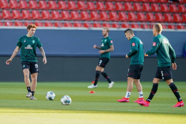 1.FC Heidenheim vs SV Werder Bremen - Relegation 02 - 06.07.2020 Joshua Sargent (Werder Bremen 19), Milot Rashica (Werder Bremen 07), Ludwig Augustinsson (Werder Bremen 05), Kevin Vogt (Werder Bremen 03) nphgm001: Fussball: 1. Bundesliga: Saison 19 20: Relegation 02; 1.FC Heidenheim vs SV Werder Bremen - 06.07.2020 Foto: gumzmedia nordphoto POOL DFL regulations prohibit any use of photographs as image sequences and or quasi-video. EDITORIAL USE ONLY National and international News-Agencies OUT. Heidenheim Voith-Arena BW DEUTSCHLAND
