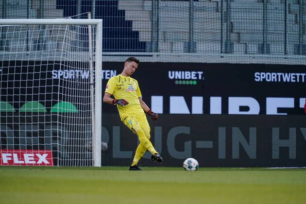 1.FC Heidenheim vs SV Werder Bremen - Relegation 02 - 06.07.2020 Jiri Pavlenka (Werder Bremen 01) nphgm001: Fussball: 1. Bundesliga: Saison 19 20: Relegation 02; 1.FC Heidenheim vs SV Werder Bremen - 06.07.2020 Foto: gumzmedia nordphoto POOL DFL regulations prohibit any use of photographs as image sequences and or quasi-video. EDITORIAL USE ONLY National and international News-Agencies OUT. Heidenheim Voith-Arena BW DEUTSCHLAND