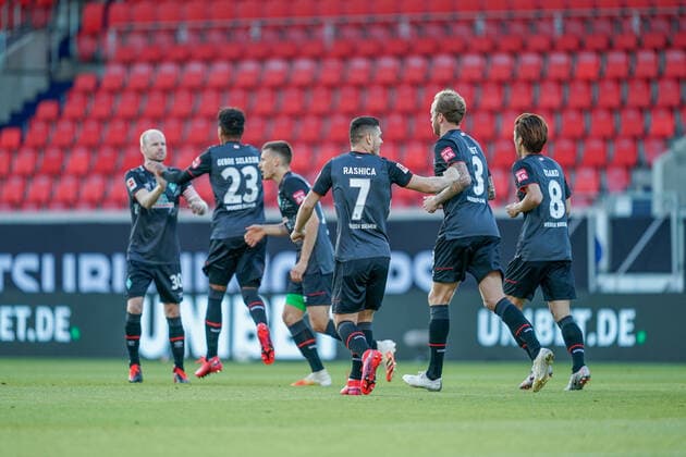 1.FC Heidenheim vs SV Werder Bremen - Relegation 02 - 06.07.2020 Jubel 0:1 Werder Eigentor Norman Theuerkauf (1. FC Heidenheim 1846 30), Theodor Gebre Selassie (Werder Bremen 23), Milot Rashica (Werder Bremen 07) Davy Klaassen (Werder Bremen 30), Maximilian Eggestein (Werder Bremen 35), Milot Rashica (Werder Bremen 07), Yuya Osako (Werder Bremen 08), Kevin Vogt (Werder Bremen 03) nphgm001: Fussball: 1. Bundesliga: Saison 19 20: Relegation 02; 1.FC Heidenheim vs SV Werder Bremen - 06.07.2020 Foto: gumzmedia nordphoto POOL DFL regulations prohibit any use of photographs as image sequences and or quasi-video. EDITORIAL USE ONLY National and international News-Agencies OUT. Heidenheim Voith-Arena BW DEUTSCHLAND