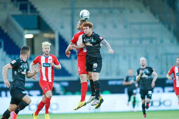 1.FC Heidenheim vs SV Werder Bremen - Relegation 02 - 06.07.2020 Patrick Mainka (1. FC Heidenheim 1846 06), Joshua Sargent (Werder Bremen 19) nphgm001: Fussball: 1. Bundesliga: Saison 19 20: Relegation 02; 1.FC Heidenheim vs SV Werder Bremen - 06.07.2020 Foto: gumzmedia nordphoto POOL DFL regulations prohibit any use of photographs as image sequences and or quasi-video. EDITORIAL USE ONLY National and international News-Agencies OUT. Heidenheim Voith-Arena BW DEUTSCHLAND