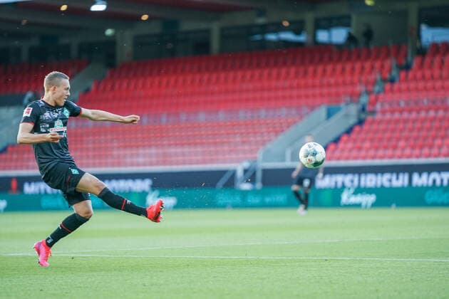 1.FC Heidenheim vs SV Werder Bremen - Relegation 02 - 06.07.2020 Ludwig Augustinsson (Werder Bremen 05) nphgm001: Fussball: 1. Bundesliga: Saison 19 20: Relegation 02; 1.FC Heidenheim vs SV Werder Bremen - 06.07.2020 Foto: gumzmedia nordphoto POOL DFL regulations prohibit any use of photographs as image sequences and or quasi-video. EDITORIAL USE ONLY National and international News-Agencies OUT. Heidenheim Voith-Arena BW DEUTSCHLAND