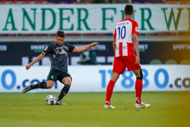 1.FC Heidenheim vs SV Werder Bremen - Relegation 02 - 06.07.2020 Milos Veljkovic (Werder Bremen 13), Tim Kleindienst (1. FC Heidenheim 1846 10) nphgm001: Fussball: 1. Bundesliga: Saison 19 20: Relegation 02; 1.FC Heidenheim vs SV Werder Bremen - 06.07.2020 Foto: gumzmedia nordphoto POOL DFL regulations prohibit any use of photographs as image sequences and or quasi-video. EDITORIAL USE ONLY National and international News-Agencies OUT. Heidenheim Voith-Arena BW DEUTSCHLAND