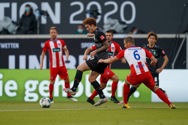 1.FC Heidenheim vs SV Werder Bremen - Relegation 02 - 06.07.2020 Joshua Sargent (Werder Bremen 19), Patrick Mainka (1. FC Heidenheim 1846 06) nphgm001: Fussball: 1. Bundesliga: Saison 19 20: Relegation 02; 1.FC Heidenheim vs SV Werder Bremen - 06.07.2020 Foto: gumzmedia nordphoto POOL DFL regulations prohibit any use of photographs as image sequences and or quasi-video. EDITORIAL USE ONLY National and international News-Agencies OUT. Heidenheim Voith-Arena BW DEUTSCHLAND