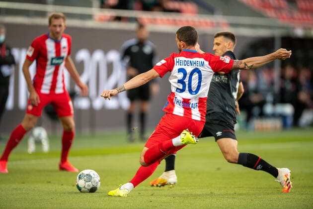 GER, FC Heidenheim vs. Werder Bremen, Fussball, Bundesliga Religation, 2019 2020, 06.07.2020 Norman Theuerkauf (FC Heidenheim, 30), Maximilian Eggestein (SV Werder Bremen 35), GER, FC Heidenheim vs. Werder Bremen, Fussball, Bundesliga Religation, 2019 2020, 06.07.2020, DFB DFL regulations prohibit any use of photographs as image sequences and or quasi-video., Foto: EIBNER Sascha Walther Heidenheim Voith-Arena Baden-Wuerttemberg Deutschland