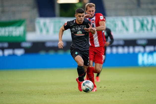 1.FC Heidenheim vs SV Werder Bremen - Relegation 02 - 06.07.2020 Milot Rashica (Werder Bremen 07), Jonas Föhrenbach Foehrenbach (1. FC Heidenheim 1846 19) nphgm001: Fussball: 1. Bundesliga: Saison 19 20: Relegation 02; 1.FC Heidenheim vs SV Werder Bremen - 06.07.2020 Foto: gumzmedia nordphoto POOL DFL regulations prohibit any use of photographs as image sequences and or quasi-video. EDITORIAL USE ONLY National and international News-Agencies OUT. Heidenheim Voith-Arena BW DEUTSCHLAND