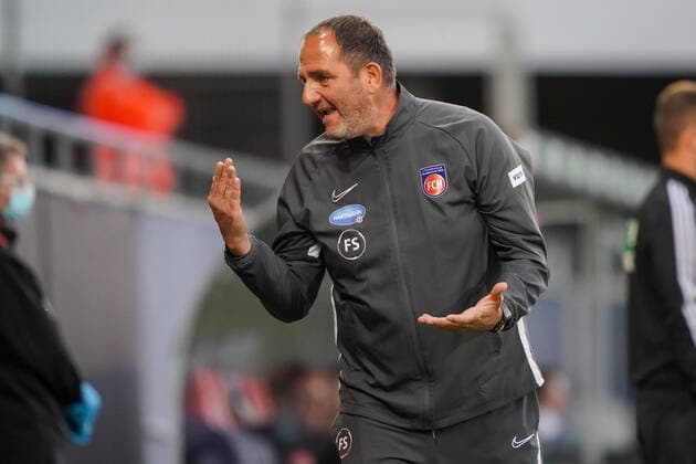 1.FC Heidenheim vs SV Werder Bremen - Relegation 02 - 06.07.2020 Frank Schmidt (1. FC Heidenheim 1846 Trainer, Headcoach) nphgm001: Fussball: 1. Bundesliga: Saison 19 20: Relegation 02; 1.FC Heidenheim vs SV Werder Bremen - 06.07.2020 Foto: gumzmedia nordphoto POOL DFL regulations prohibit any use of photographs as image sequences and or quasi-video. EDITORIAL USE ONLY National and international News-Agencies OUT. Heidenheim Voith-Arena BW DEUTSCHLAND