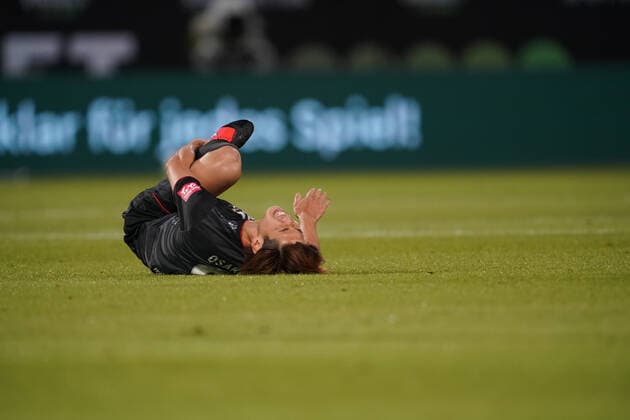 1.FC Heidenheim vs SV Werder Bremen - Relegation 02 - 06.07.2020 Verletzung verletzt Schmerzen, Yuya Osako (Werder Bremen 08) nphgm001: Fussball: 1. Bundesliga: Saison 19 20: Relegation 02; 1.FC Heidenheim vs SV Werder Bremen - 06.07.2020 Foto: gumzmedia nordphoto POOL DFL regulations prohibit any use of photographs as image sequences and or quasi-video. EDITORIAL USE ONLY National and international News-Agencies OUT. Heidenheim Voith-Arena BW DEUTSCHLAND