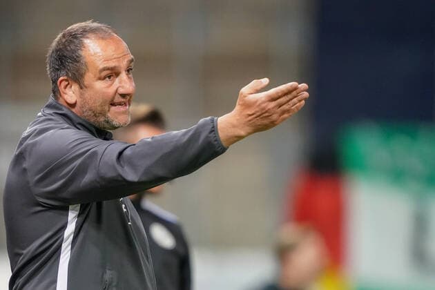 1.FC Heidenheim vs SV Werder Bremen - Relegation 02 - 06.07.2020 Frank Schmidt (1. FC Heidenheim 1846 Trainer, Headcoach) nphgm001: Fussball: 1. Bundesliga: Saison 19 20: Relegation 02; 1.FC Heidenheim vs SV Werder Bremen - 06.07.2020 Foto: gumzmedia nordphoto POOL DFL regulations prohibit any use of photographs as image sequences and or quasi-video. EDITORIAL USE ONLY National and international News-Agencies OUT. Heidenheim Voith-Arena BW DEUTSCHLAND