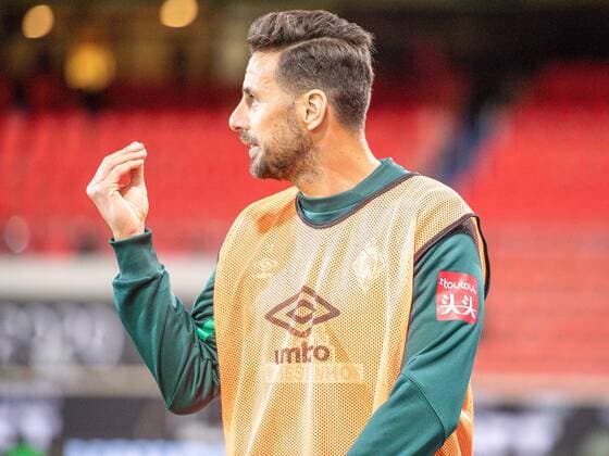 GER, FC Heidenheim vs. Werder Bremen, Fussball, Bundesliga Religation, 2019 2020, 06.07.2020 Claudio Pizarro (SV Werder Bremen 14), aerger sich nach dem 1:1, GER, FC Heidenheim vs. Werder Bremen, Fussball, Bundesliga Religation, 2019 2020, 06.07.2020, DFB DFL regulations prohibit any use of photographs as image sequences and or quasi-video., Foto: EIBNER Sascha Walther Heidenheim Voith-Arena Baden-Wuerttemberg Deutschland