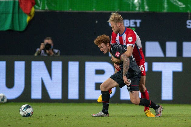 GER, FC Heidenheim vs. Werder Bremen, Fussball, Bundesliga Religation, 2019 2020, 06.07.2020 Joshua Sargent (SV Werder Bremen 19), Sebastian Griesbeck (FC Heidenheim, 18), GER, FC Heidenheim vs. Werder Bremen, Fussball, Bundesliga Religation, 2019 2020, 06.07.2020, DFB DFL regulations prohibit any use of photographs as image sequences and or quasi-video., Foto: EIBNER Sascha Walther Heidenheim Voith-Arena Baden-Wuerttemberg Deutschland