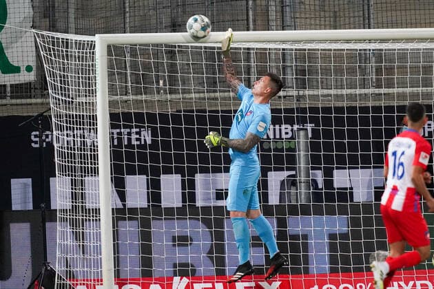 1.FC Heidenheim vs SV Werder Bremen - Relegation 02 - 06.07.2020 Kevin Müller Mueller (1. FC Heidenheim 1846 01) nphgm001: Fussball: 1. Bundesliga: Saison 19 20: Relegation 02; 1.FC Heidenheim vs SV Werder Bremen - 06.07.2020 Foto: gumzmedia nordphoto POOL DFL regulations prohibit any use of photographs as image sequences and or quasi-video. EDITORIAL USE ONLY National and international News-Agencies OUT. Heidenheim Voith-Arena BW DEUTSCHLAND