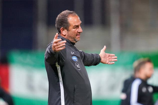 1.FC Heidenheim vs SV Werder Bremen - Relegation 02 - 06.07.2020 Frank Schmidt (1. FC Heidenheim 1846 Trainer, Headcoach) nphgm001: Fussball: 1. Bundesliga: Saison 19 20: Relegation 02; 1.FC Heidenheim vs SV Werder Bremen - 06.07.2020 Foto: gumzmedia nordphoto POOL DFL regulations prohibit any use of photographs as image sequences and or quasi-video. EDITORIAL USE ONLY National and international News-Agencies OUT. Heidenheim Voith-Arena BW DEUTSCHLAND