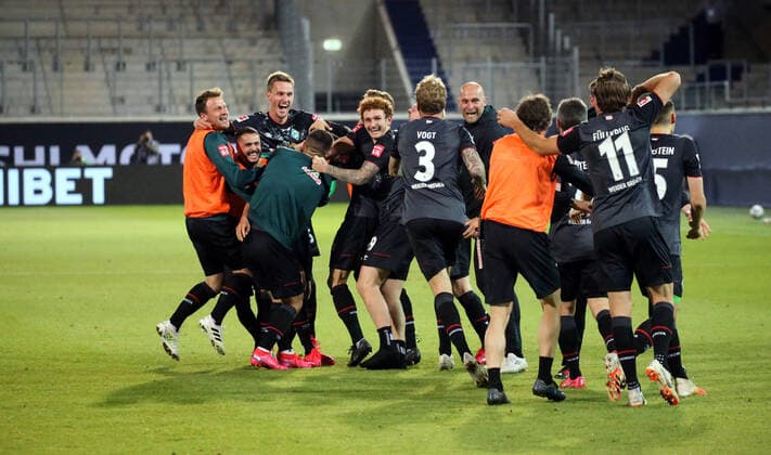 Relegation 1. FC Heidenheim - SV Werder Bremen Jubel SV Werder Bremen Deutschland, Heidenheim, 06.07.2020, Fussball, Bundesliga, Saison 2019 2020, Relegation, 1. FC Heidenheim - SSV Jahn Regensburg DFL DFB REGULATIONS PROHIBIT ANY USE OF PHOTOGRAPHS AS IMAGE AND OR QUASI-VIDEO Foto: Pressefoto Rudel Robin Rudel Pool Pressefoto Rudel Heidenheim Baden-Württemberg Deutschland