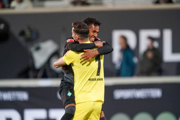 1.FC Heidenheim vs SV Werder Bremen - Relegation 02 - 06.07.2020 Jubel bei Jiri Pavlenka (Werder Bremen 01) Theodor Gebre Selassie (Werder Bremen 23) nphgm001: Fussball: 1. Bundesliga: Saison 19 20: Relegation 02; 1.FC Heidenheim vs SV Werder Bremen - 06.07.2020 Foto: gumzmedia nordphoto POOL DFL regulations prohibit any use of photographs as image sequences and or quasi-video. EDITORIAL USE ONLY National and international News-Agencies OUT. Heidenheim Voith-Arena BW DEUTSCHLAND