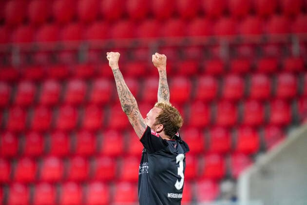 1.FC Heidenheim vs SV Werder Bremen - Relegation 02 - 06.07.2020 Jubel Kevin Vogt (Werder Bremen 03) nphgm001: Fussball: 1. Bundesliga: Saison 19 20: Relegation 02; 1.FC Heidenheim vs SV Werder Bremen - 06.07.2020 Foto: gumzmedia nordphoto POOL DFL regulations prohibit any use of photographs as image sequences and or quasi-video. EDITORIAL USE ONLY National and international News-Agencies OUT. Heidenheim Voith-Arena BW DEUTSCHLAND