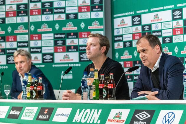 GER, Pressekonferenz der Geschäftsführung Werder Bremen 10.07.2020, PK-Raum in der Ostkurve des wohninvest Weserstadions , Bremen, GER, Pressekonferenz der Geschäftsführung Werder Bremen Zum Abschluss der Saison 2019 2020 lud der SV Werder Bremen zur PK ein - Thema: Ergebnisse der Gespräche zur Aufarbeitung der zurückliegenden Bundesligasaison im Bild picture shows Marco Bode (Aufsichtsratsvorsitzender SV Werder Bremen) Florian Kohfeldt (Trainer SV Werder Bremen) Klaus Filbry (Vorsitzender der Geschäftsführung Kaufmännischer Geschäftsführer SV Werder Bremen)