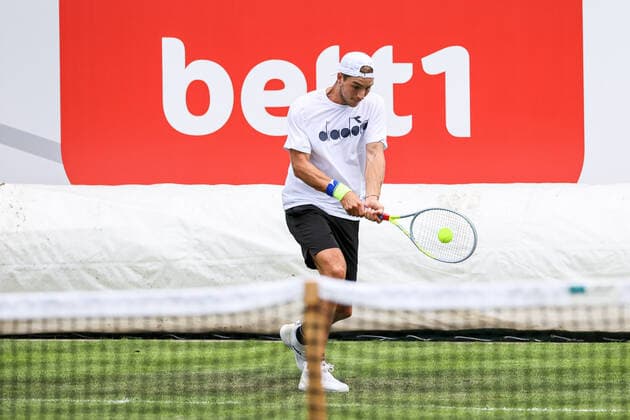 Jan-Lennard Struff (GER), bett1ACES, Berlin, LTTC Rot-Weiß - Steffi-Graf-Stadion, 11.07.2020,