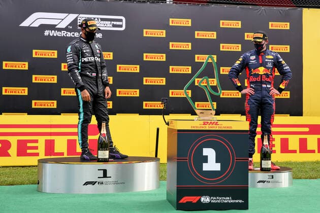Motorsports: FIA Formula One World Championship, WM, Weltmeisterschaft 2020, Grand Prix of Styria Motorsports: FIA Formula One World Championship 2020, Grand Prix of Styria, 44 Lewis Hamilton (GBR, Mercedes-AMG Petronas Formula One Team), 33 Max Verstappen (NLD, Aston Martin Red Bull Racing),