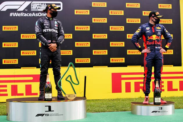 Motorsports: FIA Formula One World Championship, WM, Weltmeisterschaft 2020, Grand Prix of Styria Motorsports: FIA Formula One World Championship 2020, Grand Prix of Styria, 44 Lewis Hamilton (GBR, Mercedes-AMG Petronas Formula One Team), 33 Max Verstappen (NLD, Aston Martin Red Bull Racing),