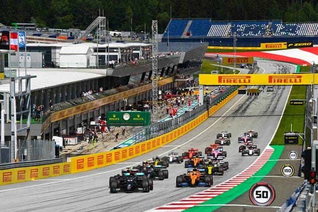 Motorsports: FIA Formula One World Championship, WM, Weltmeisterschaft 2020, Grand Prix of Styria Motorsports: FIA Formula One World Championship 2020, Grand Prix of Styria, Start, 44 Lewis Hamilton (GBR, Mercedes-AMG Petronas Formula One Team), 33 Max Verstappen (NLD, Aston Martin Red Bull Racing), 55 Carlos Sainz (ESP, McLaren F1 Team),