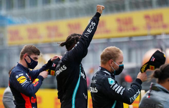 Motorsports: FIA Formula One World Championship, WM, Weltmeisterschaft 2020, Grand Prix of Styria Motorsports: FIA Formula One World Championship 2020, Grand Prix of Styria, 44 Lewis Hamilton (GBR, Mercedes-AMG Petronas Formula One Team), 33 Max Verstappen (NLD, Aston Martin Red Bull Racing), 77 Valtteri Bottas (FIN, Mercedes-AMG Petronas Formula One Team),