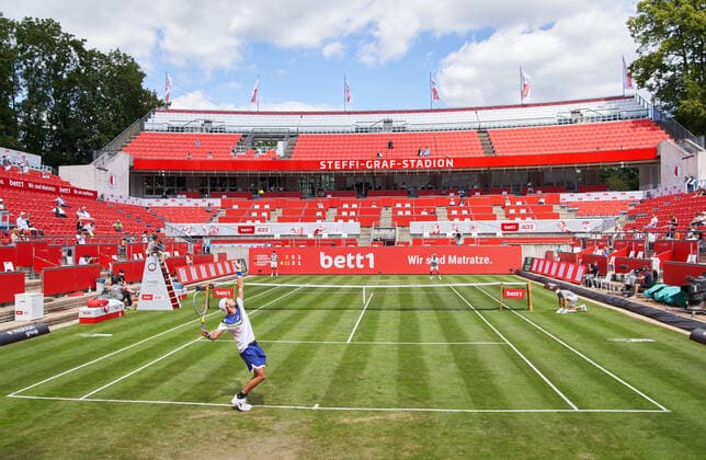 Jan-Lennard STRUFF (GER) in action in his match against Roberto BAUTISTA AGUT (ESP) at the Tennis bett1 ACES Tennis Tournament on grass in Berlin , July 13, 2020.