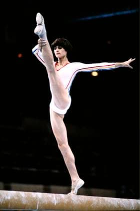 COMANECI Nadja Team ROU Olympiasiegerin Finale Schwebebalken der Frauen Olympische Sommerspiele 1980 in Moskau am 25. Juli 1980 in Moskau *** COMANECI Nadja Team ROU Olympic Champion Final Womens Suspended Balancing Beam Womens Olympic Summer Games 1980 in Moscow on 25 July 1980 in Moscow