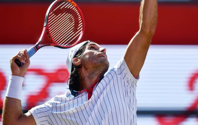 Tommy Haas (GER), beim Aufschlag Tommy Hass (GER) vs Jannik Sinner Bett1ACES-Tennisturnier Tennis-Tournament, Tennisturnier, Damen und Herren auf LTTC Tot-Weiss Anlage im Steffi-Graf-Stadion Berlin, 13.7.2020