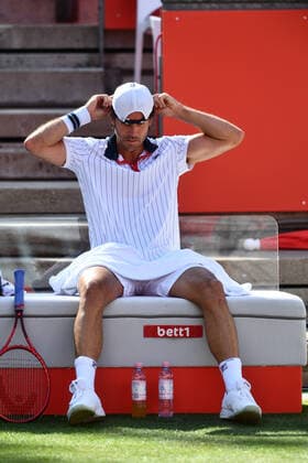 Tommy Haas (GER) bei einer Spielpause Tommy Hass (GER) vs Jannik Sinner (ITA) Bett1ACES-Tennisturnier Tennis-Tournament, Tennisturnier, Damen und Herren auf LTTC Tot-Weiss Anlage im Steffi-Graf-Stadion Berlin, 13.7.2020