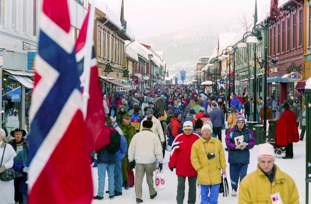 940210 Winter Olympics 1994: Street view of Lillehammer at The Winter Olympic Games, Olympische Spiele, Olympia, OS on February 10, 1994 in Lillehammer, Norway. BILDBYRAN  Copyright: BILDBYRAN BB940210BB008