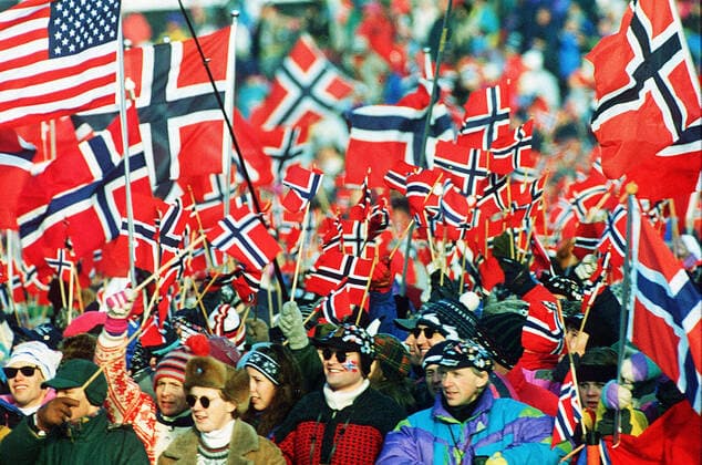 940220 Winter Olympics 1994, Cross Country Skiing: Norwegian fans at The Winter Olympic Games, Olympische Spiele, Olympia, OS on February 20, 1994 in Lillehammer, Norway. BILDBYRAN  Copyright: BILDBYRAN BB940220BB008