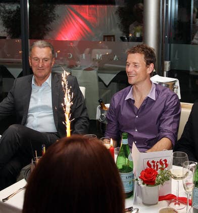 08.05.2010 VfB Stuttgart Saisonabschlussfeier Deutschland, Stuttgart, 08.05.2010, Fussball, Bundesliga, Saison 2009 2010, VfB Stuttgart Saisonabschlussfeier im Restaurant Amici: v.l. Jochen Rücker, Jens Lehmann. *** 08 05 2010 VfB Stuttgart Season Closing Party Germany, Stuttgart, 08 05 2010, Football, Bundesliga, Season 2009 2010, VfB Stuttgart Season Closing Party in the Restaurant Amici by Jochen Rücker, Jens Lehmann