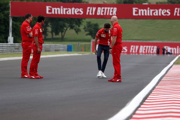 Formel 1 Grand Prix Großer Preis von Ungarn 2020 16.07.2020, Hungaroring, Budapest, Formel 1 Grand Prix Großer Preis von Ungarn 2020, im Bild Charles Leclerc (MCO 16), Scuderia Ferrari geht mit seinen Ingenieuren um die Strecke
