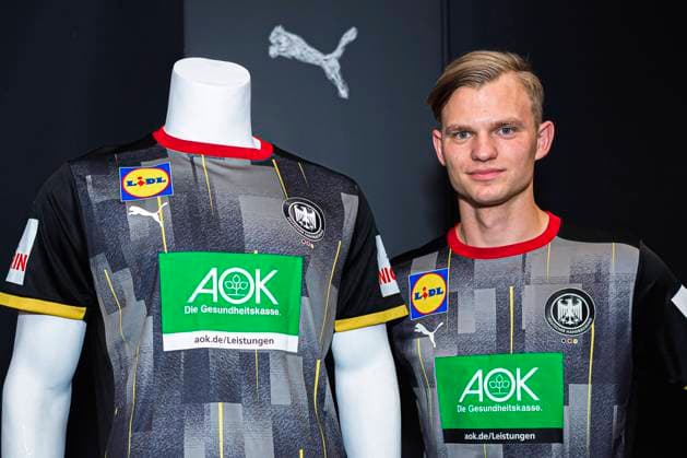 Handball, DHB: Trikot Vorstellung Nationalmannschaften Timo Kastening (Deutschland MT Melsungen) mit dem neuen Mannschaftstrikot Heidelberg Baden-Württemberg Germany