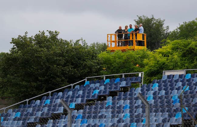 Motorsports: FIA Formula One World Championship, WM, Weltmeisterschaft 2020, Grand Prix of Hungary Motorsports: FIA Formula One World Championship 2020, Grand Prix of Hungary, People look on from a aerial platform