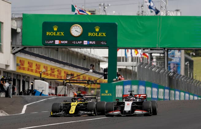 Motorsports: FIA Formula One World Championship, WM, Weltmeisterschaft 2020, Grand Prix of Hungary, 31 Esteban Ocon (FRA, Renault DP World F1 Team), 8 Romain Grosjean (FRA, Haas F1 Team), Budapest Hungary