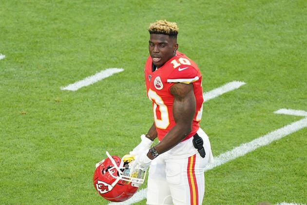 MIAMI GARDENS, FL - FEBRUARY 02: Kansas City Chiefs wide receiver Tyreek Hill (10) during the Super Bowl LIV game between the Kansas City Chiefs and the San Francisco 49ers on February 2, 2020 at Hard Rock Stadium, in Miami Gardens, FL. (Photo by Robin Alam Icon Sportswire) NFL, American Football Herren, USA FEB 02 Super Bowl LIV - Chiefs v 49ers Icon164020220437