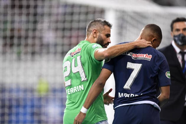 DECEPTION - BLESSURE - 07 KYLIAN MBAPPE (PSG) - 24 LOIC PERRIN (ASSE) - FAIR PLAY FOOTBALL : Paris SG vs Saint Etienne - Coupe de France - Finale - 24 07 2020 FEP Panoramic 