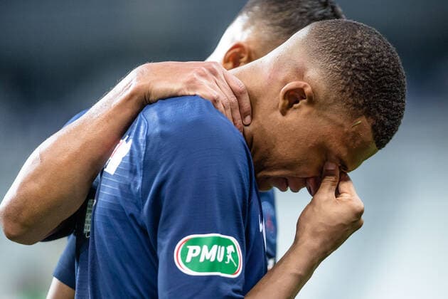 Paris Saint Germain s Kylian Mbappe cries after his injury during the Coupe de France soccer final match between Paris Saint Germain (PSG) and AS Saint Etienne, in Saint-Denis near Paris, France, 24 July 2020.  Copyright: xAurelienxMorissardx