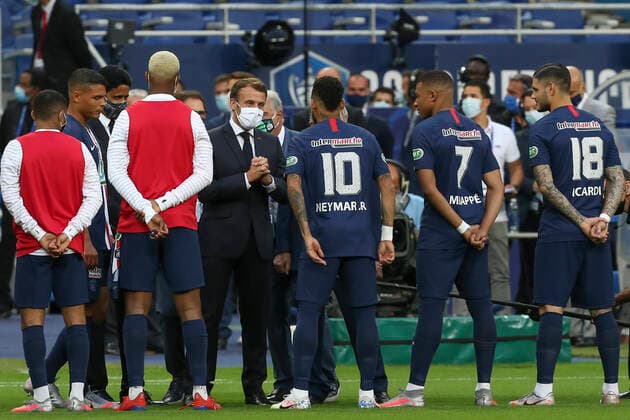 Emmanuel Macron - Thiago Silva (PSG) - Kylian Mbappe (PSG) - Neymar (PSG) - Mauro Icardi (PSG) FOOTBALL : Paris Saint Germain Vs AS Saint Etienne - Coupe de France - Finale - 24 07 2020 MichaelBaucher Panoramic 