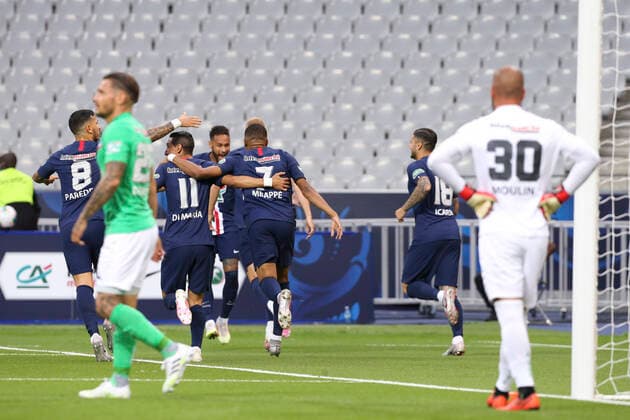 Joie sur but de Neymar (PSG) - Kylian Mbappe (PSG) FOOTBALL : Paris Saint Germain Vs AS Saint Etienne - Coupe de France - Finale - 24 07 2020 MichaelBaucher Panoramic 