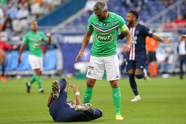 Kylian Mbappe (PSG) Vs Perrin (ASSE) FOOTBALL : Paris Saint Germain Vs AS Saint Etienne - Coupe de France - Finale - 24 07 2020 MichaelBaucher Panoramic 