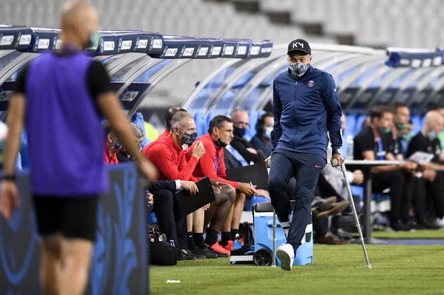 07 KYLIAN MBAPPE (PSG) - BLESSURE - BEQUILLES FOOTBALL : Paris SG vs Saint Etienne - Coupe de France - Finale - 24 07 2020 FEP Panoramic 
