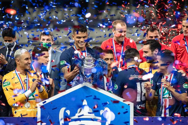 Paris Saint Germain s players celebrate with the trophy on the podium after winning the Coupe de France soccer final match between Paris Saint Germain (PSG) and AS Saint Etienne, in Saint-Denis near Paris, France, 24 July 2020.  Copyright: xAurelienxMorissardx