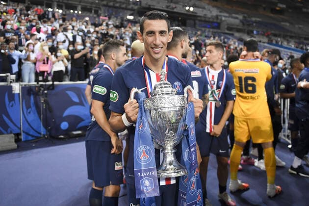 TROPHEE - JOIE - 11 ANGEL DI MARIA (PSG) FOOTBALL : Paris SG vs Saint Etienne - Coupe de France - Finale - 24 07 2020 FEP Panoramic 