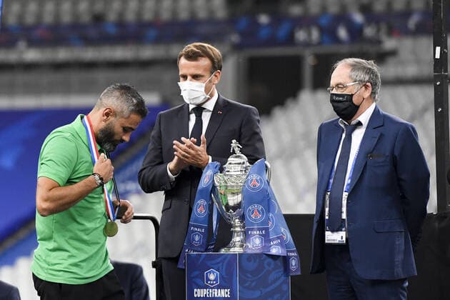EMMANUEL MACRON - NOEL LE GRAET (PRESIDENT FFF) - 24 LOIC PERRIN (ASSE) - FAIR PLAY - DECEPTION FOOTBALL : Paris SG vs Saint Etienne - Coupe de France - Finale - 24 07 2020 FEP Panoramic 