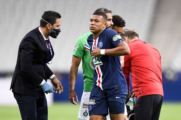 07 KYLIAN MBAPPE (PSG) - BLESSURE - DECEPTION FOOTBALL : Paris SG vs Saint Etienne - Coupe de France - Finale - 24 07 2020 FEP Panoramic 
