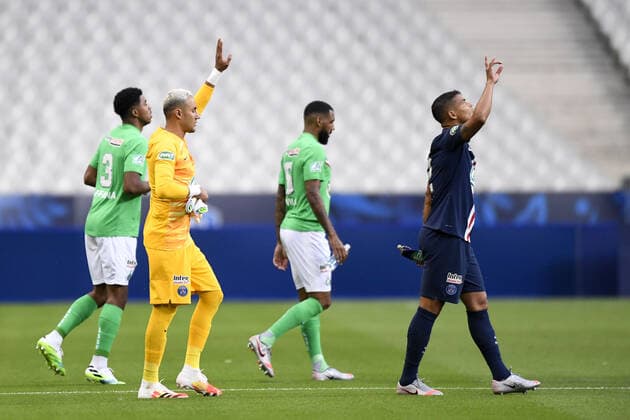 ENTREE DES JOUEURS - 02 THIAGO SILVA (PSG) - 01 KEYLOR NAVAS (PSG) - FAIR PLAY FOOTBALL : Paris SG vs Saint Etienne - Coupe de France - Finale - 24 07 2020 FEP Panoramic 