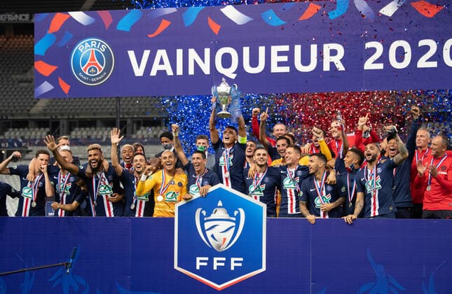 (200725) -- PARIS, July 25, 2020 -- Paris Saint-Germain s players celebrate with the trophy after winning the French Cup final match between AS Saint-Etienne and Paris Saint Germain at Stade de France in Saint-Denis, outside Paris, France, July 24, 2020. (SP)FRANCE-PARIS-FOOTBALL-FRENCH CUP-FINAL GaoxJingtonglian 